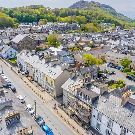 Snowdon House, 8 Bedrooms, Sleep 16, Close To Blackrock Sand Porthmadog Bagian luar foto