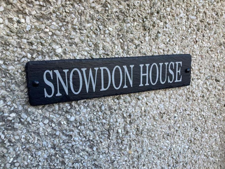 Snowdon House, 8 Bedrooms, Sleep 16, Close To Blackrock Sand Porthmadog Bagian luar foto