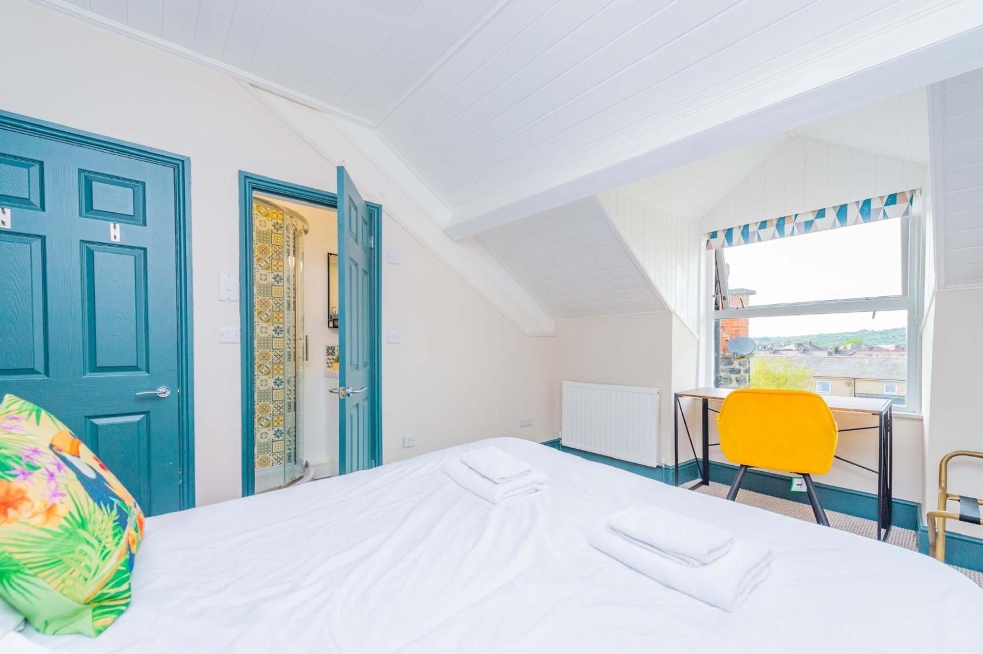 Snowdon House, 8 Bedrooms, Sleep 16, Close To Blackrock Sand Porthmadog Bagian luar foto